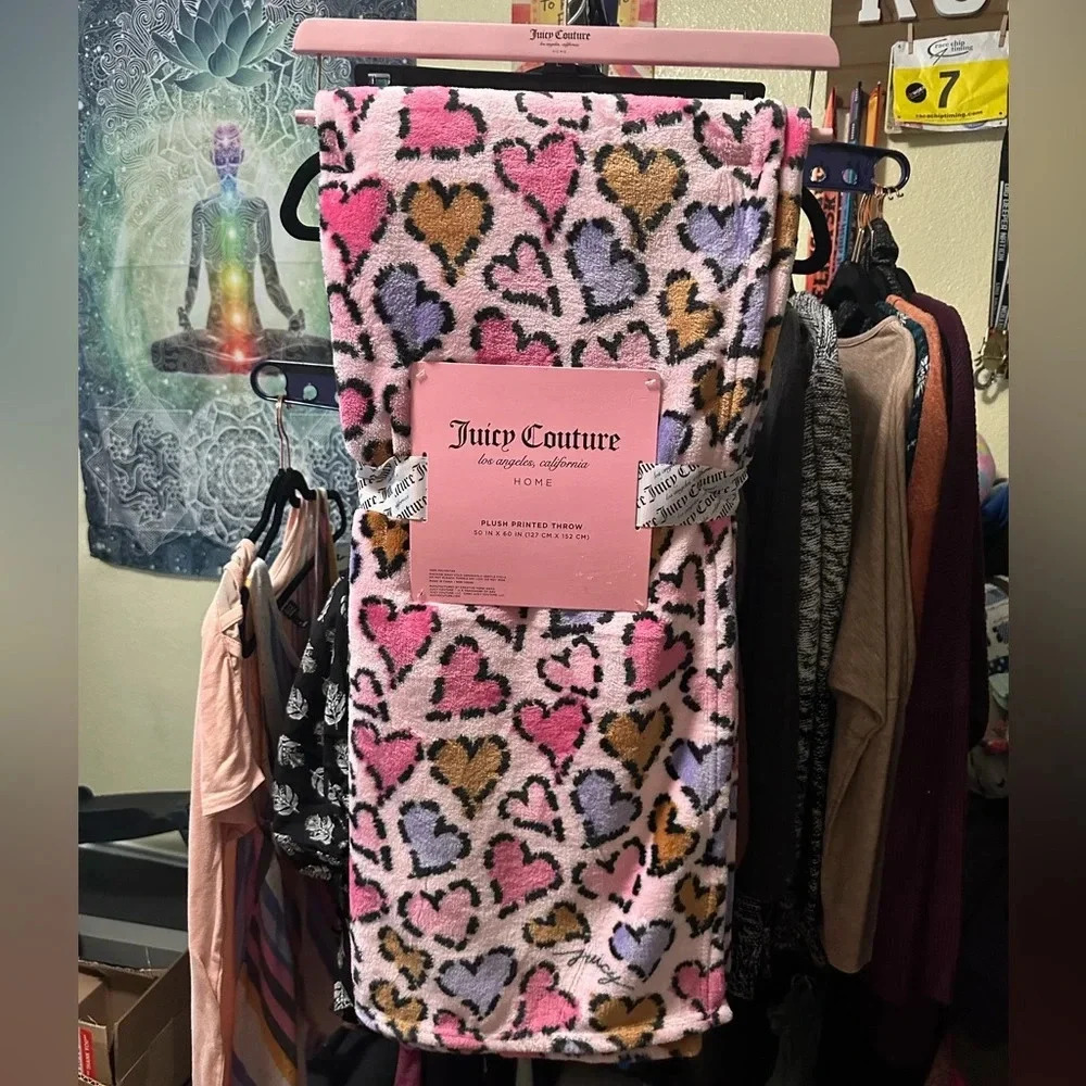 Juicy Couture Pink w/ Hearts Plush Printed Throw 50” X 60” NWT & hanger